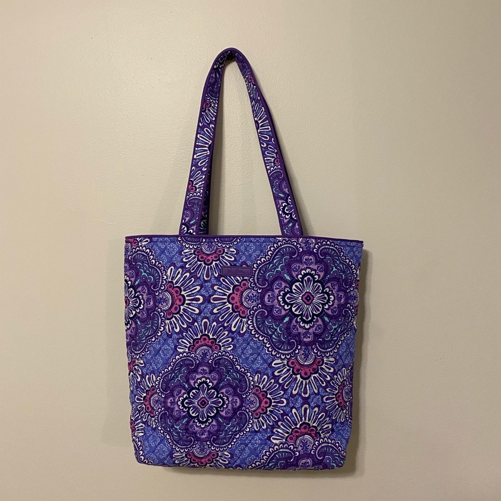 🚨Price Drop!🚨 Vera Bradley Snap Closure Tote